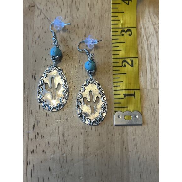 Silver Tone Earrings with Turquoise Bead Teardrop Oval Shaped with‎ Cactus - Picture 4 of 4